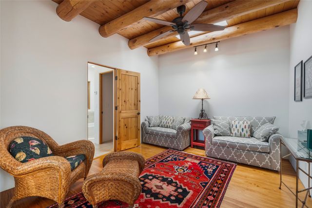 690 La Viveza Court, Santa Fe, NM 87501