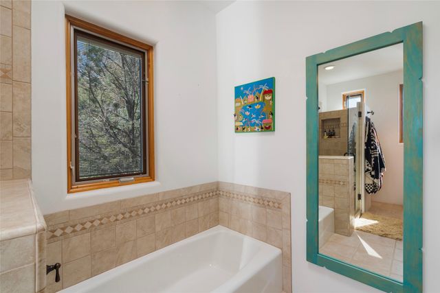 690 La Viveza Court, Santa Fe, NM 87501