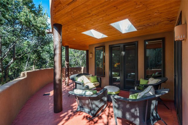 690 La Viveza Court, Santa Fe, NM 87501