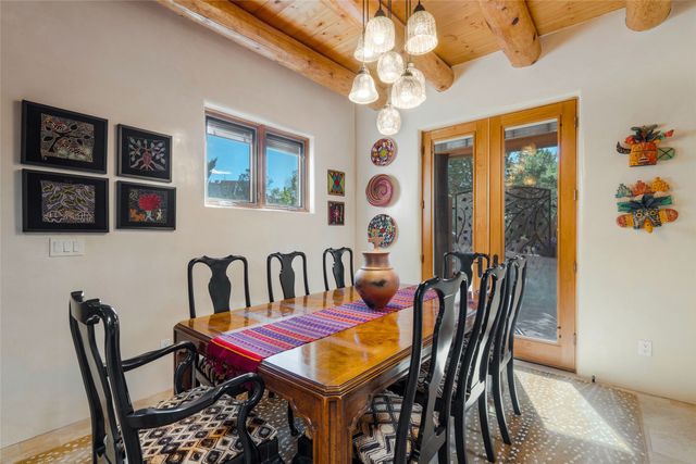 690 La Viveza Court, Santa Fe, NM 87501