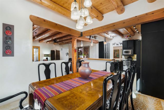 690 La Viveza Court, Santa Fe, NM 87501