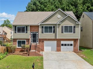535 Durham Ridge NW Drive, Lilburn, GA 30047