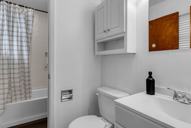 313 N Brunswick St, Wichita, KS 67212