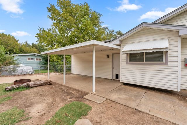 313 N Brunswick St, Wichita, KS 67212