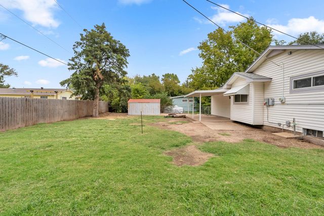 313 N Brunswick St, Wichita, KS 67212