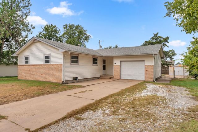 313 N Brunswick St, Wichita, KS 67212