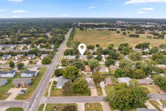 313 N Brunswick St, Wichita, KS 67212