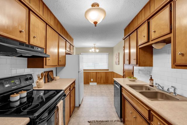 313 N Brunswick St, Wichita, KS 67212