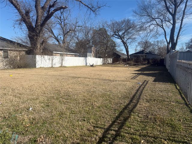 3926 Sidney Street, Dallas, TX 75210