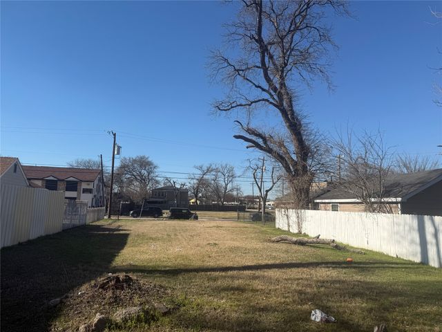 3926 Sidney Street, Dallas, TX 75210