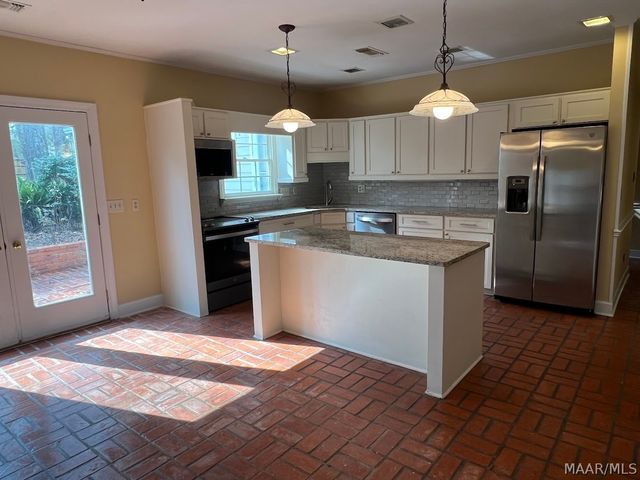 6454 Halcyon Drive, Montgomery, AL 36117