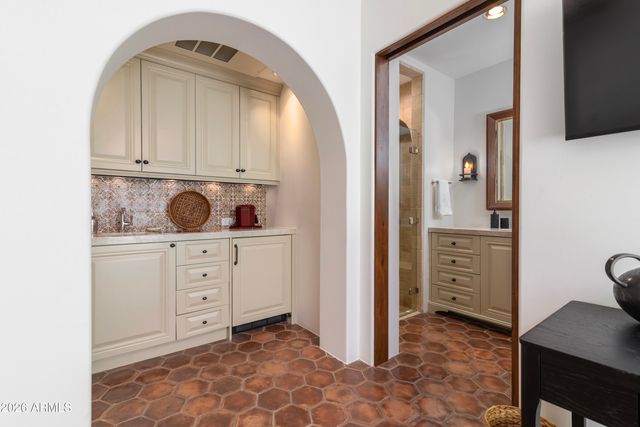 4949 E Lincoln Drive 16, Scottsdale, AZ 85253