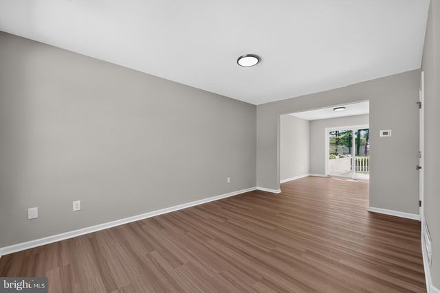 8 FREEDOM CT, New Castle, DE 19720