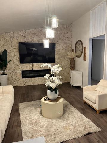 913 NW 110th Lane, Coral Springs, FL 33071