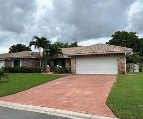913 NW 110th Lane, Coral Springs, FL 33071