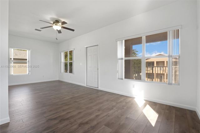 5610 SW 43rd St, Davie, FL 33314