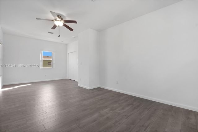 5610 SW 43rd St, Davie, FL 33314