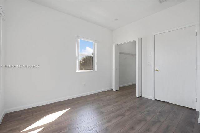 5610 SW 43rd St, Davie, FL 33314