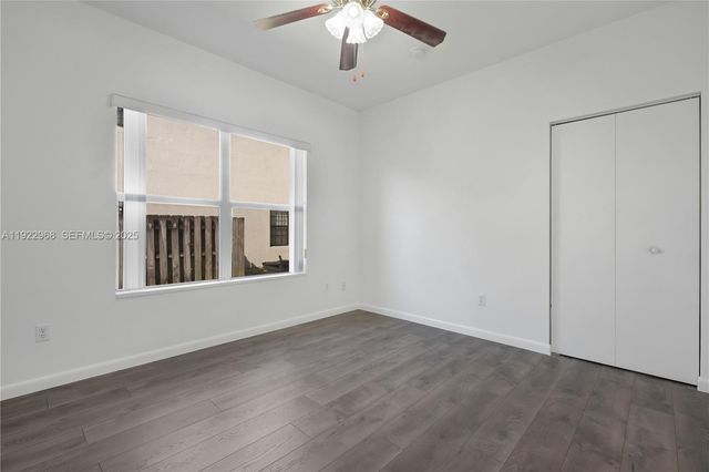 5610 SW 43rd St, Davie, FL 33314