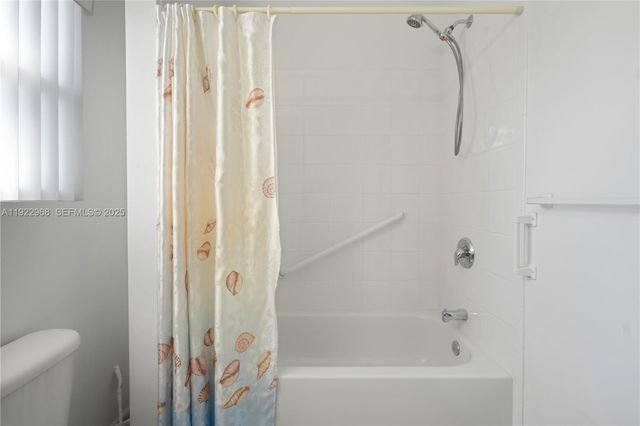 5610 SW 43rd St, Davie, FL 33314