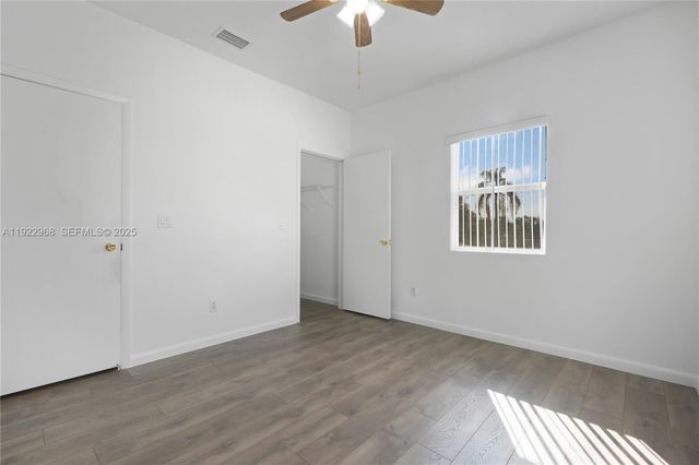 5610 SW 43rd St, Davie, FL 33314