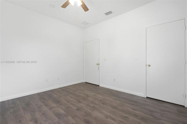 5610 SW 43rd St, Davie, FL 33314