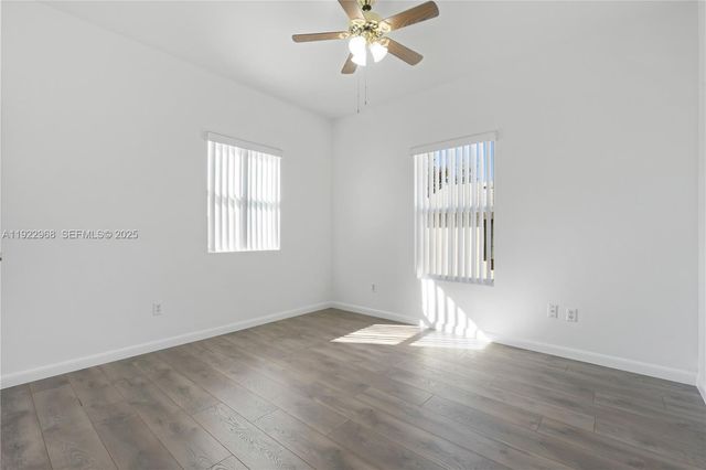 5610 SW 43rd St, Davie, FL 33314