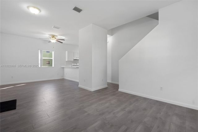 5610 SW 43rd St, Davie, FL 33314