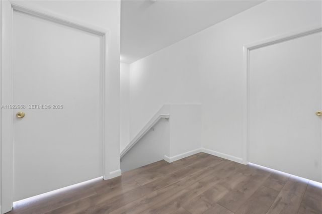 5610 SW 43rd St, Davie, FL 33314