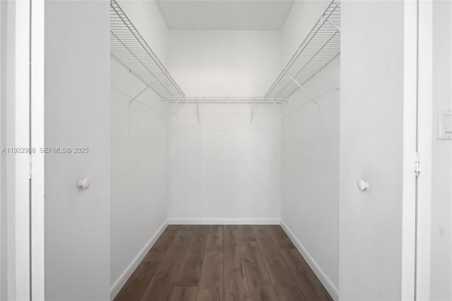 5610 SW 43rd St, Davie, FL 33314