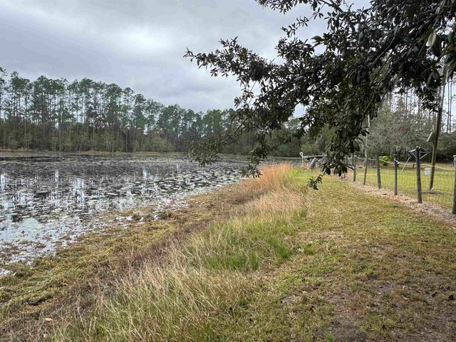 139 Peebles Rd, Interlachen, FL 32148