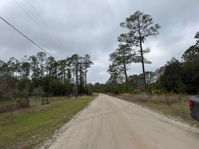 139 Peebles Rd, Interlachen, FL 32148