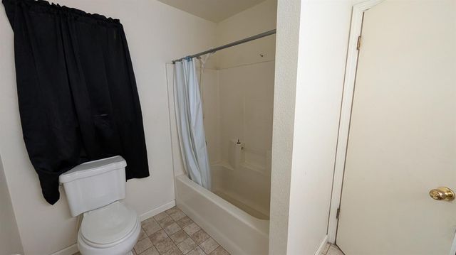 575 Macadamia Avenue, Madera, CA 93637