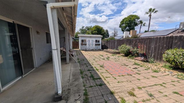 575 Macadamia Avenue, Madera, CA 93637