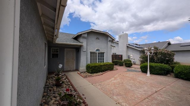575 Macadamia Avenue, Madera, CA 93637