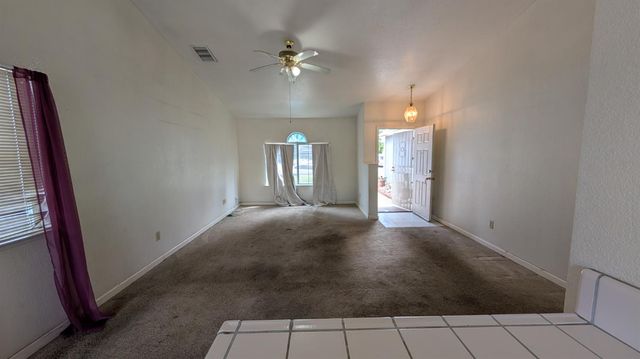 575 Macadamia Avenue, Madera, CA 93637
