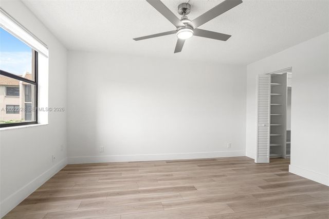 10130 Sunrise Lakes Boulevard 210, Sunrise, FL 33322
