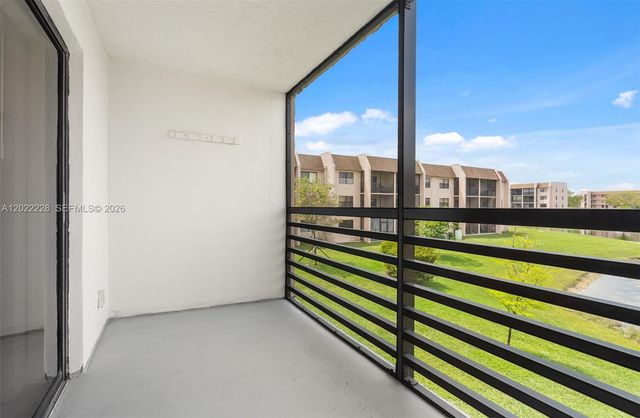 10130 Sunrise Lakes Boulevard 210, Sunrise, FL 33322
