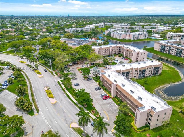 10130 Sunrise Lakes Boulevard 210, Sunrise, FL 33322