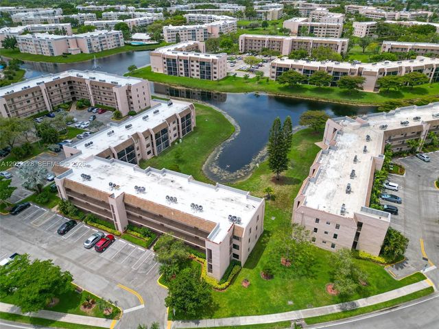 10130 Sunrise Lakes Boulevard 210, Sunrise, FL 33322