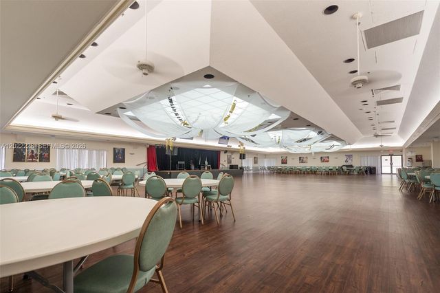 10130 Sunrise Lakes Boulevard 210, Sunrise, FL 33322