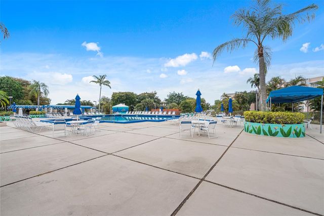 10130 Sunrise Lakes Boulevard 210, Sunrise, FL 33322