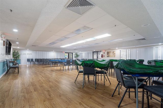 10130 Sunrise Lakes Boulevard 210, Sunrise, FL 33322