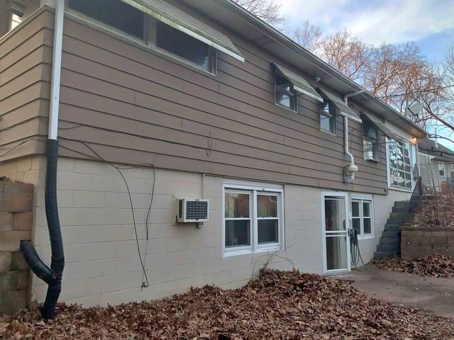 3006 15th Street, Moline, IL 61265