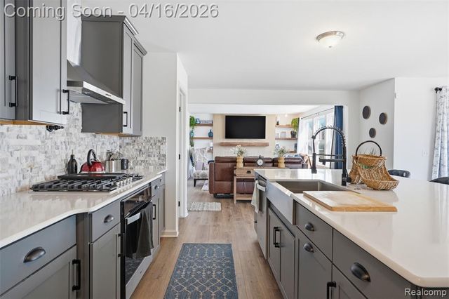 36323 Monroe, Westland, MI 48186