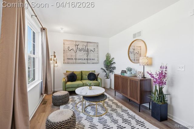 36323 Monroe, Westland, MI 48186