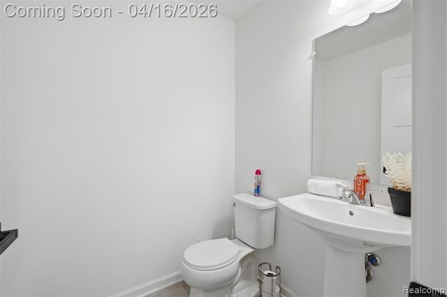 36323 Monroe, Westland, MI 48186