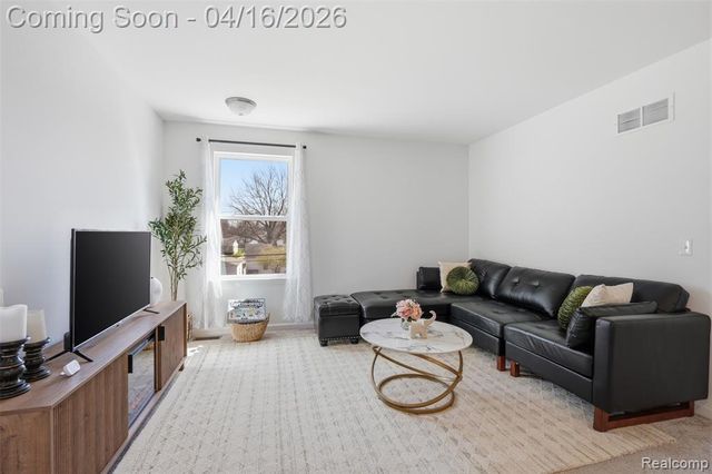 36323 Monroe, Westland, MI 48186