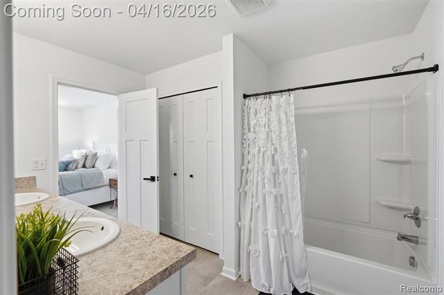 36323 Monroe, Westland, MI 48186