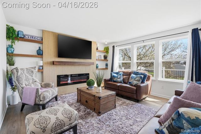 36323 Monroe, Westland, MI 48186